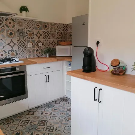 La Aux Ecrevisses - Les Pieds Dans L'eau