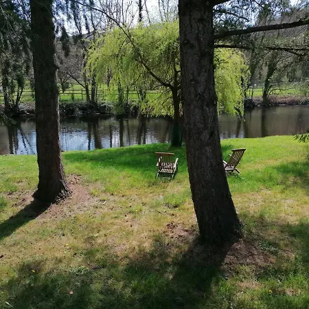 La Aux Ecrevisses - Les Pieds Dans L'eau * Châteauneuf-les-Bains